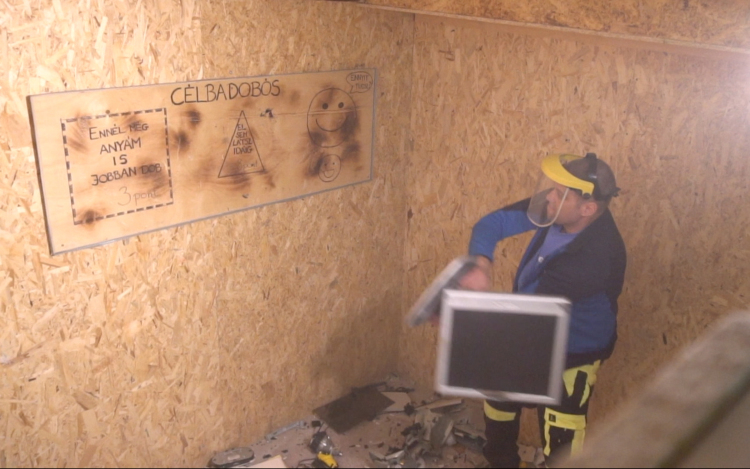 Elektronikai hulladék, mint stresszlevezető