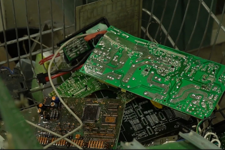 Brutális mennyiségű elektronikai hulladékot dobnak ki a magyarok