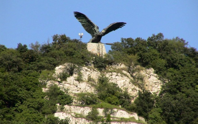 Rendőrök mentették meg az életét