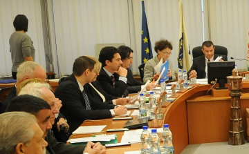 Visszavette jogait a siófoki képviselő-testület