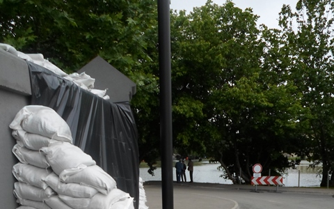 Borkai Zsolt  nyugalomra inti a lakosságot