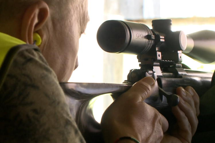 Felfegyverezték partnereiket