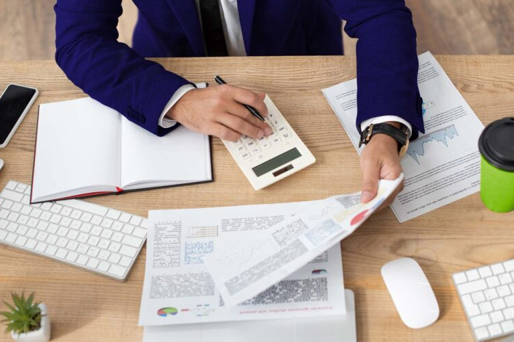 A faktoring előnyei az induló KKV-k számára