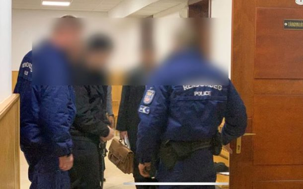 Győri tanárkéselés: Súlyosabb büntetést kaphat a tanárát megkéselő Jedlikes diák