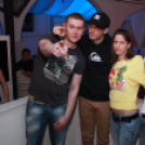 Peaches and Crem - Club Neo