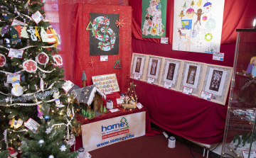 Győri iskolák karácsonyi díszeit díjazták