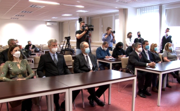 Szintet lépett az együttműködés