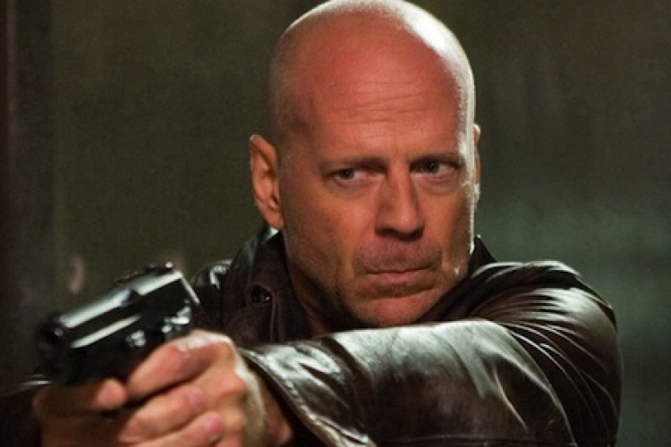 Bruce Willis zsarut és megszállott igazságosztót is alakít