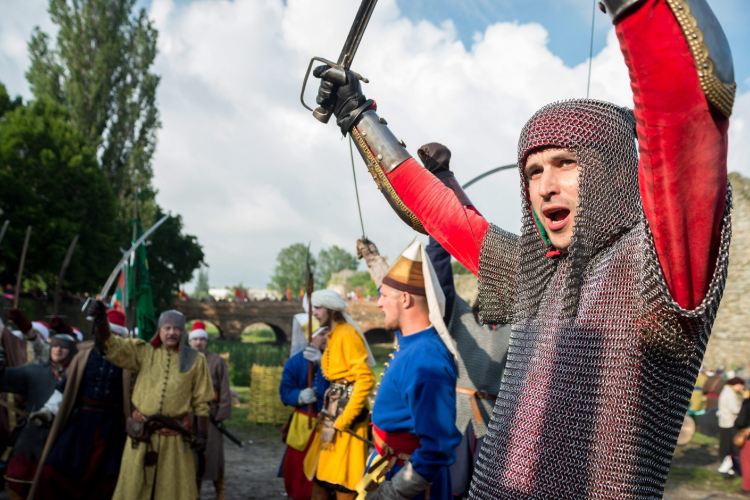 Török-magyar összecsapás a Tatai Patarán 