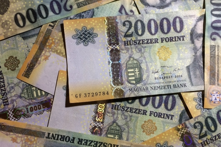 Jövőre is emelkedhet a minimálbér és a garantált bérminimum 