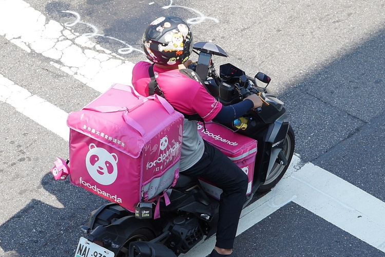 Ennyivel kereshetnek többet a futárok