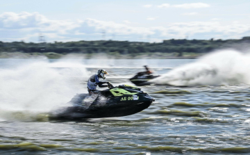 Tizenegy magyar induló a győri jet-ski Eb-n és junior vb-n