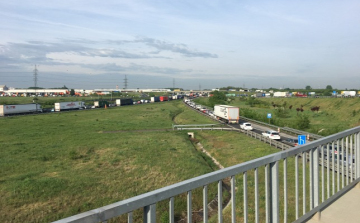 Durva tömegkarambol az M0-ás autópályán 