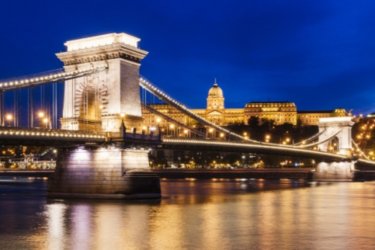 Felújítás vár a Lánchídra és az alagútra