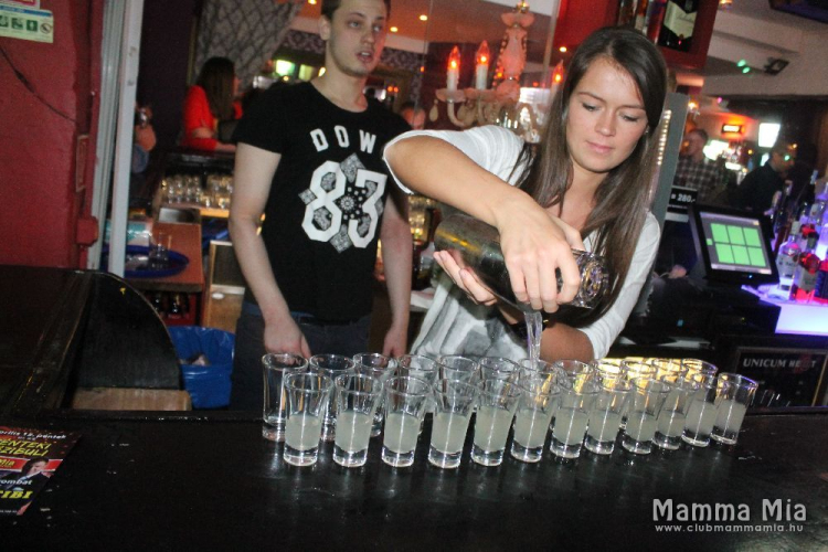 2016.04.08. Mamma Mia Video Disco Dj Hubik Fotók:árpika