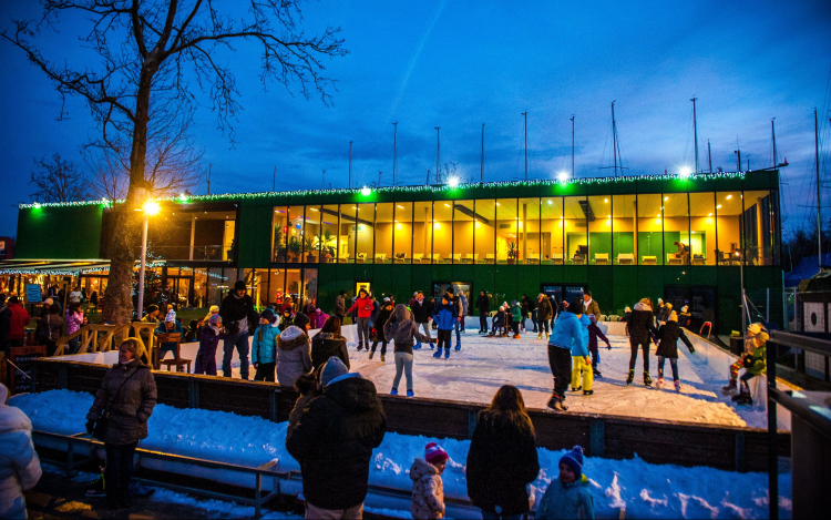 Korcsolyázd körbe a Balatont!