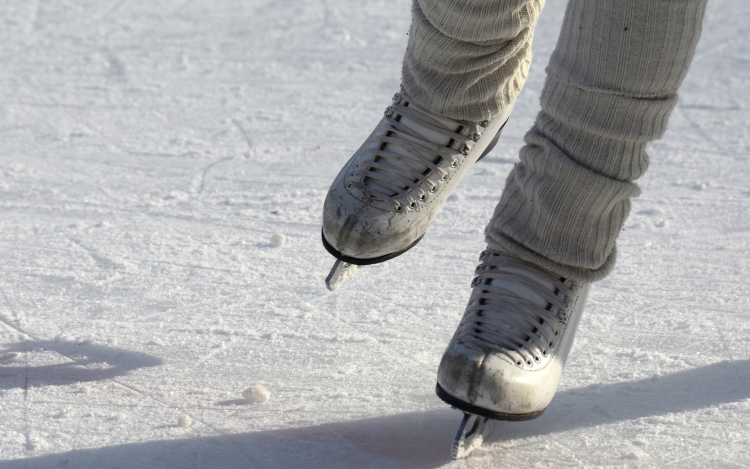 Az ünnepek alatt is lehet korcsolyázni Győrben