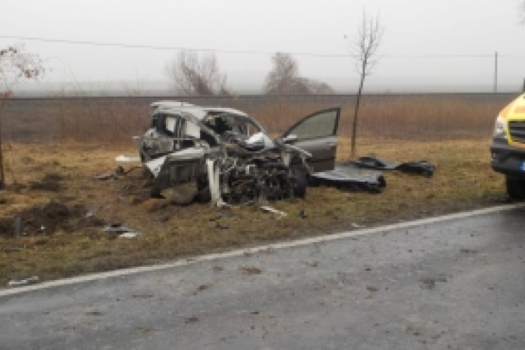 Busz és autó ütközött Győr- Nyúl között - Egy halott, 9 sérült