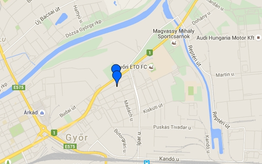 Teherautó és busz ütközött Győrben