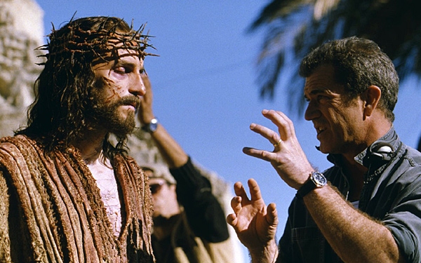 A rettenthetetlen forgatókönyvírója Mel Gibsonnal A passió folytatásán dolgozik