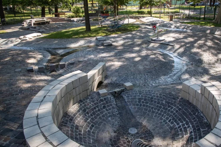 Gyereknapon nyit a „vizes” játszótér