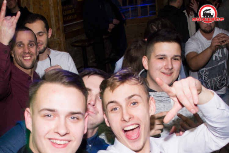 LAPOS_BULIFOTÓK_02_17