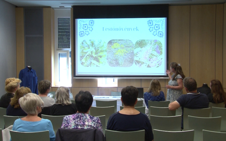 Népművészeti alkotásokat zsűriztek