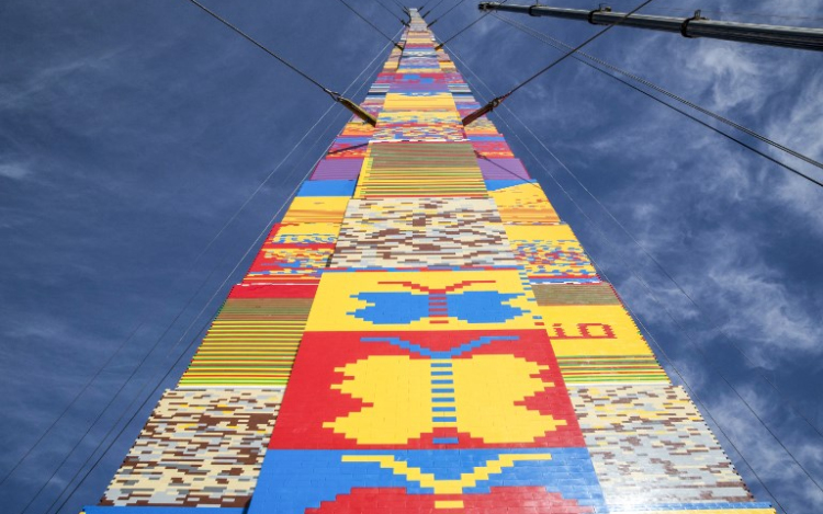 A világ legmagasabb lego-tornyát építették fel Tel-Avivban