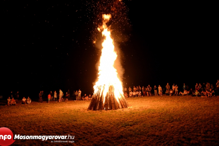 Ismét a szabadtéri tüzek megelőzésére hívja fel a Győr-Moson-Sopron Megyei Katasztrófavédelmi Igazgatóság a figyelmet! 