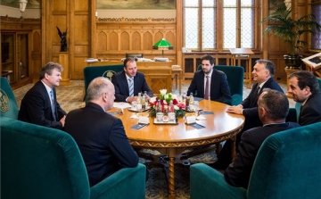 Orbán Viktor Borkai Zsolttal és az Audi vezetőségével tárgyalt