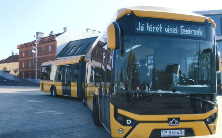 Világszinten egyedülálló busz