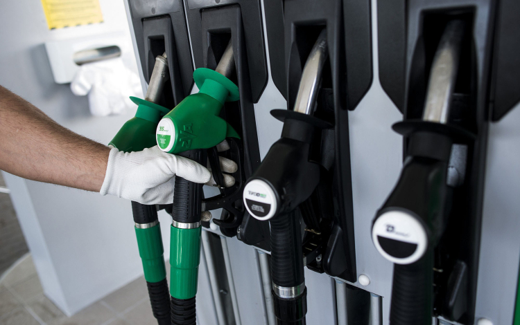 Csökkent a benzin és a gázolaj ára