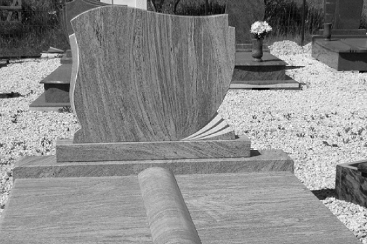 Sírokat rongáltak Szanyban