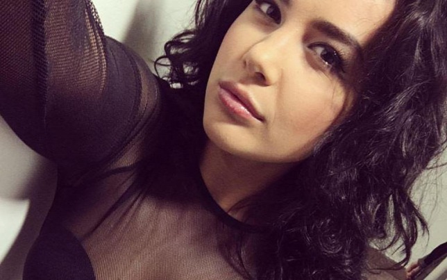 Híres énekessel jár Tóth Andi