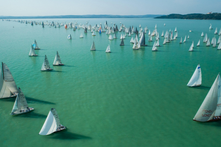 Július 2-án startol a Kékszalag