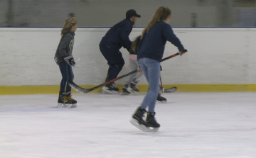 Indul a közönségkorcsolya Győrben