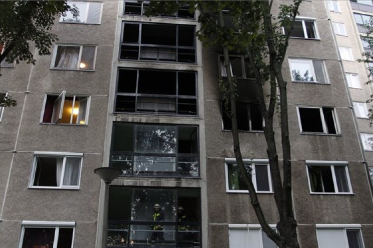 Égett egy második emeleti lakás Miskolcon, a lakókat kimenekítették