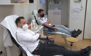 Vérüket adták az újságírók Győrben