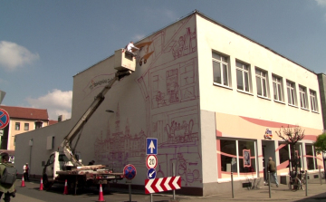 Falfestménnyel gazdagodik a belvárosi tűzfal