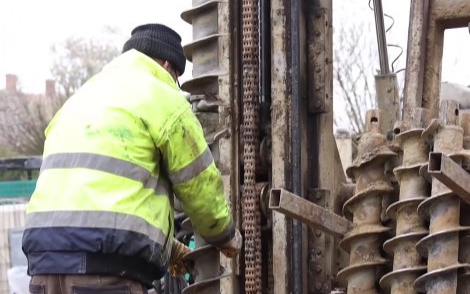 Telepítik a monitoring kutakat