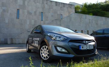 Új Hyundai i30, egy nem szokványos tesztvezetésen