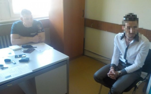 A Győrben elfogott férfi ellen 11 elfogatóparancs volt érvényben