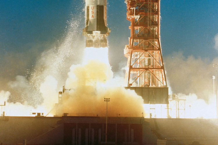 Fél évszazaddal ezelőtt indult útjára az első holdrakéta