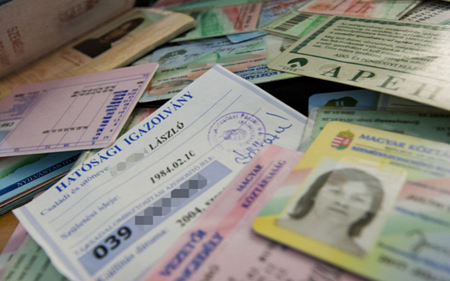 Többé-kevésbé automatikus lesz a születési és a jogosítványszerzési ügyintézés