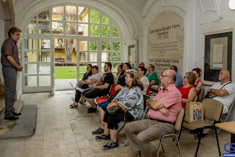 Kinyílt a Levéltár