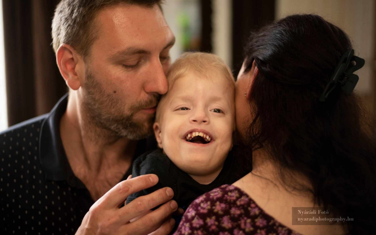 Kowalskys bögre licitre Marcika gyógyulásáért