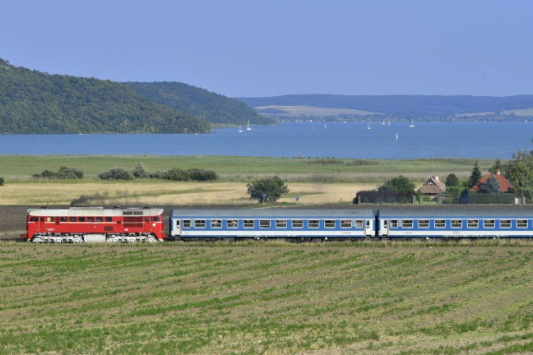 Gázolt a vonat, késnek a vonatok az észak-balatoni vonalon