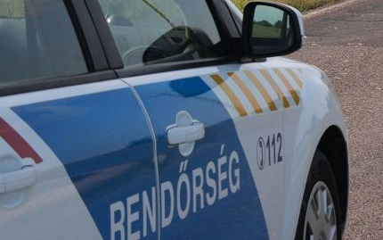 Teherautó és személygépkocsi ütközött Győr felé az M1-esen 