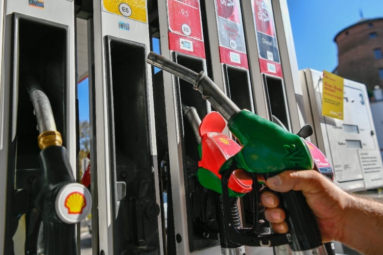 350-en jelezték, hogy gázolajat tankoltak a Shell-kútnál