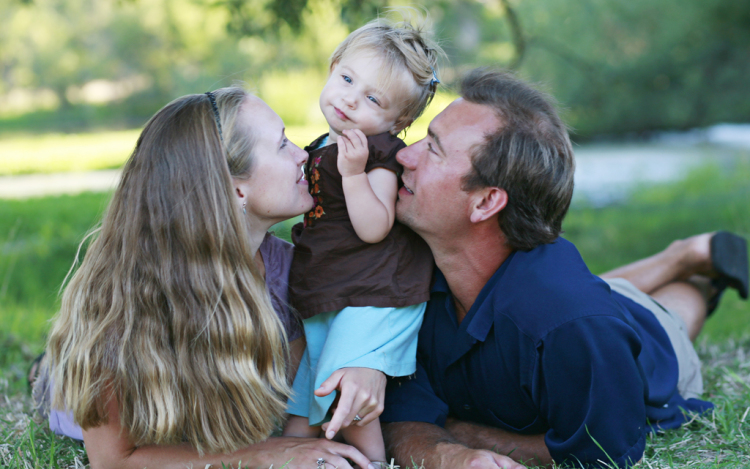 A kormány minden segítséget megad a családoknak